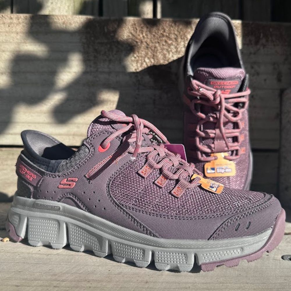 SKECHERS SLIP-IN SUMMITS AT BURGUNDY PINK